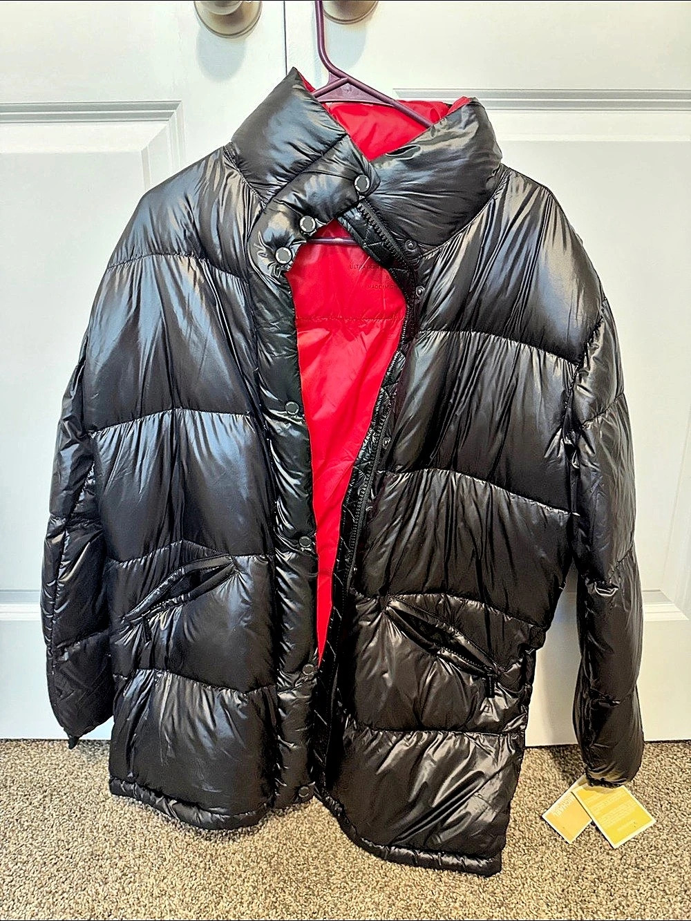 Michael Kors Ultra Light Weight Down Fill Puffer Jacket Black & Red Medium